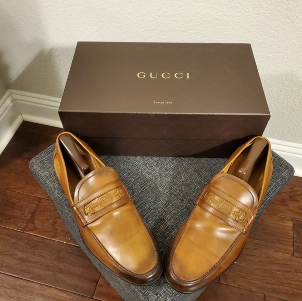Mens Gucci Leather Embroidered loafers